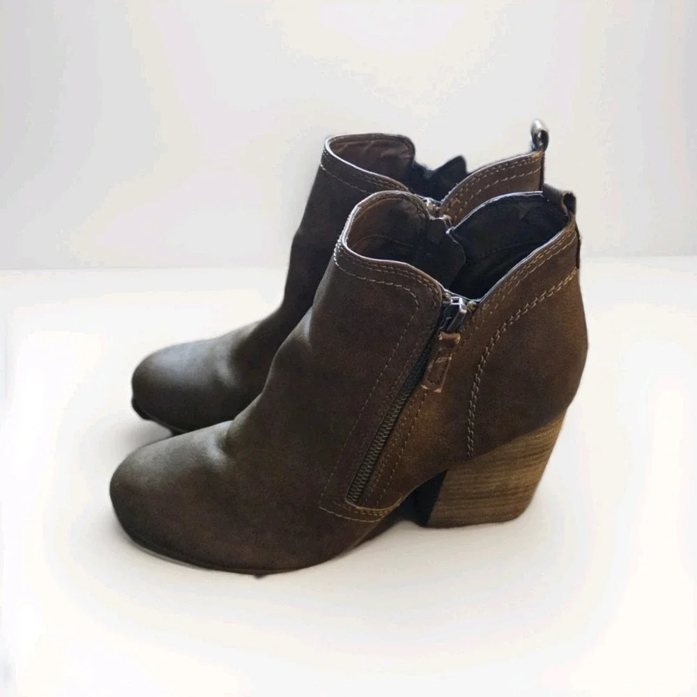 Crown Vintage CUTARYN2 Women's Ankle Booties Brown Block‎ Heel Zip Boots Size 9M